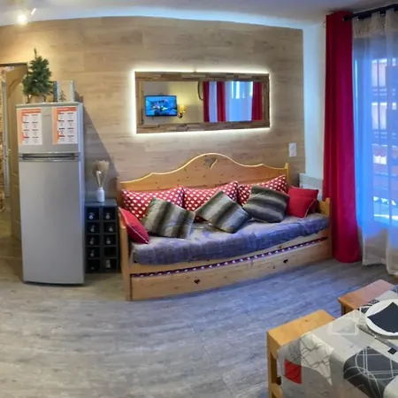 - 10 Pers Au Pied Des Pistes Apartment *